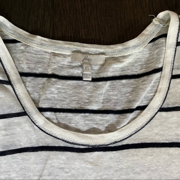 Joie, oversized (xs) lightweight linen sweater - Picture 3 of 4